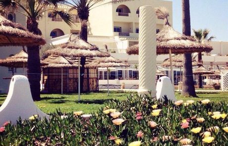 Belle jardin au milieu de resort Sousse